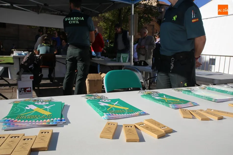 Foto 8 - La Guardia Civil se acerca a los m&aacute;s peque&ntilde;os en Los Bandos para explicar sus misiones