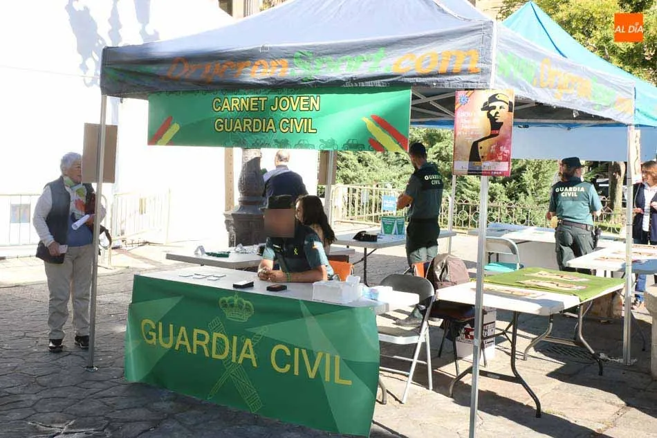 Foto 2 - La Guardia Civil se acerca a los m&aacute;s peque&ntilde;os en Los Bandos para explicar sus misiones