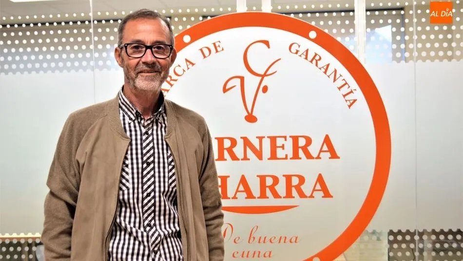 Javier Boyero, presidente de la Marca de Garantía Ternera Charra, en la nueva sede de la calle El Bierzo. Fotos: Ángel Merino