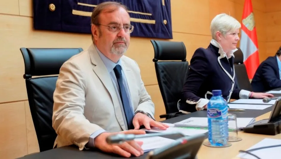 Fernando Rey, consejero de Educación