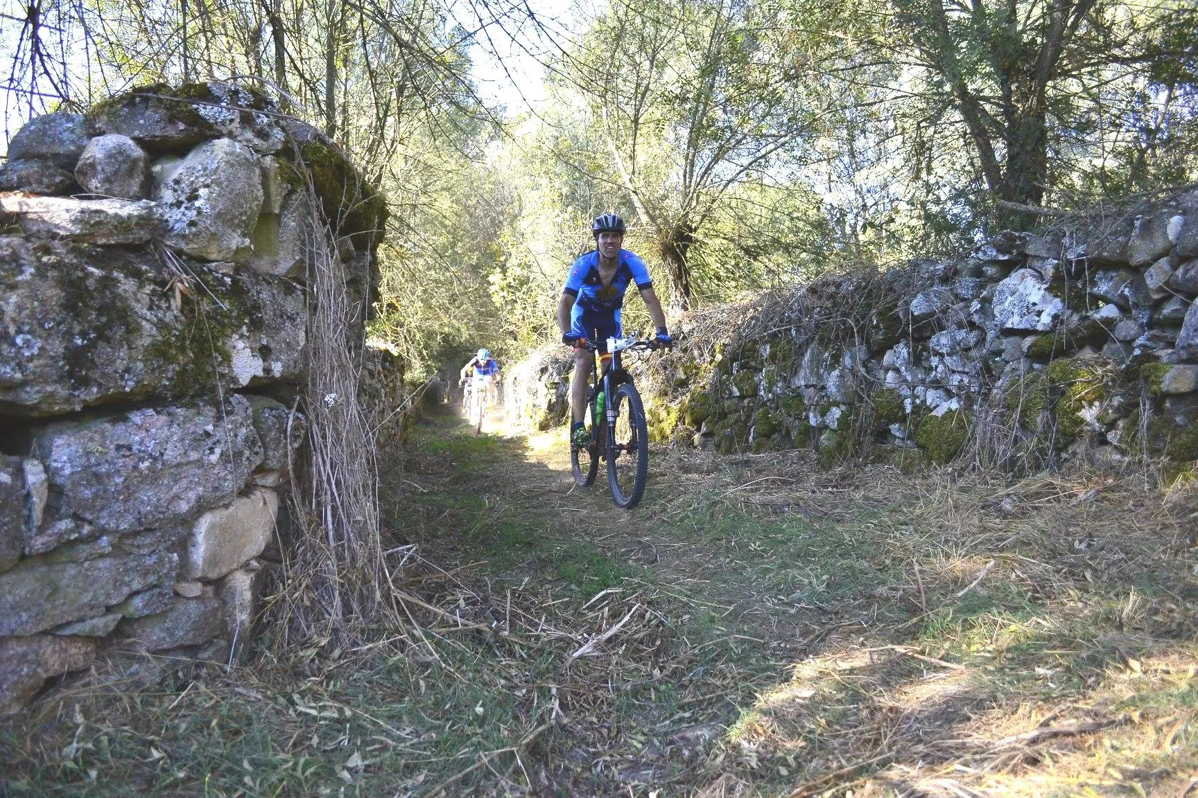 Foto 3 - Fernando P&eacute;rez y Vanesa Amaro se imponen en la I BTT Transfronteriza  
