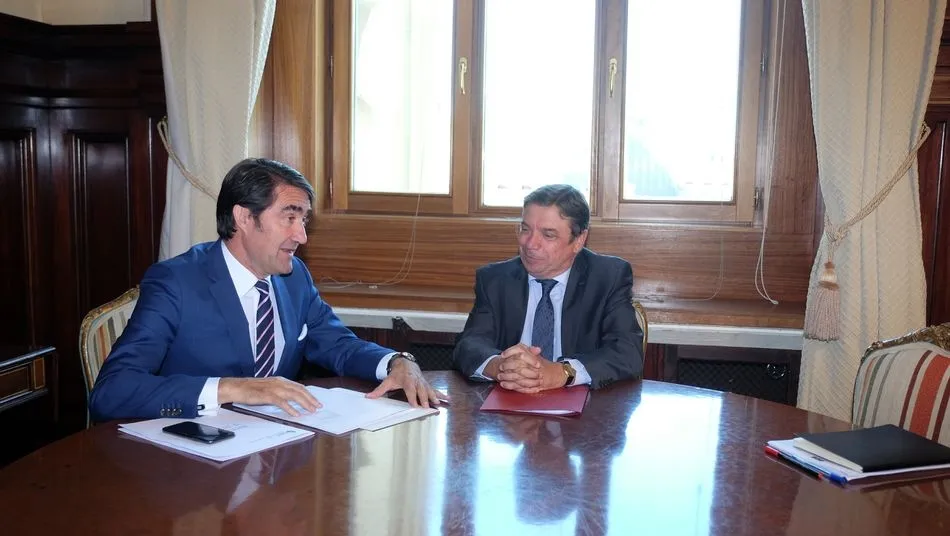 Foto 2 - Castilla y Le&oacute;n plantea al ministro de Agricultura la modificaci&oacute;n de la Ley de V&iacute;as Pecuarias