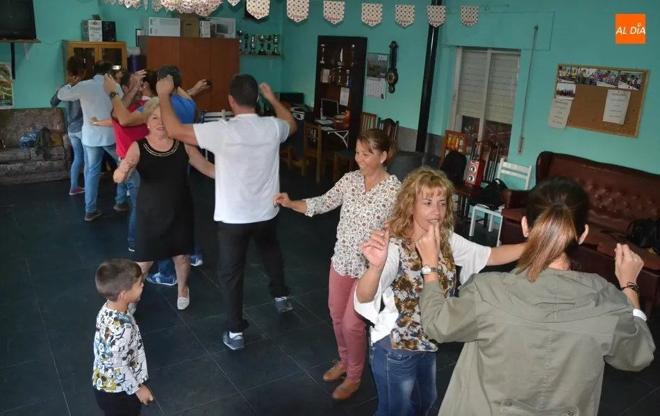 Foto 2 - Empieza con un grupo m&aacute;s el nuevo curso del taller de baile charro de la AVV de la Avenida de...