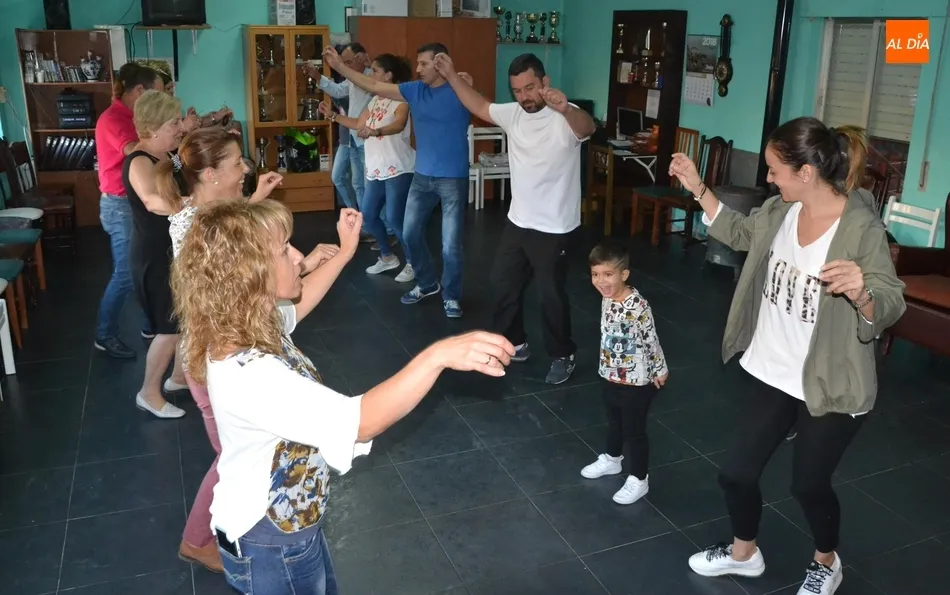 Foto 6 - Empieza con un grupo m&aacute;s el nuevo curso del taller de baile charro de la AVV de la Avenida de...