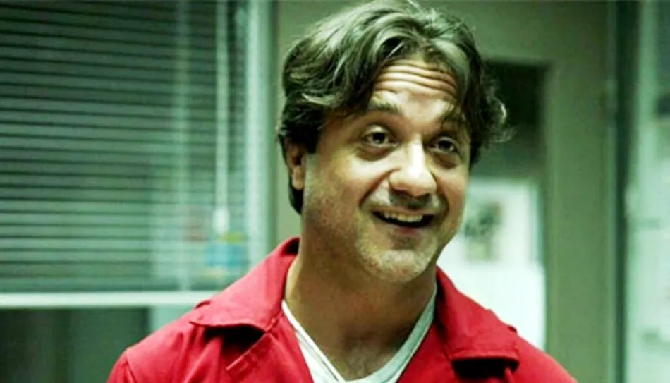 Enrique Arce, actor conocido mundialmente por su personaje de Arturo Román en la exitosa serie de Netflix La Casa de Papel, la ficción de habla no inglesa más vista en la historia del canal norteamericano