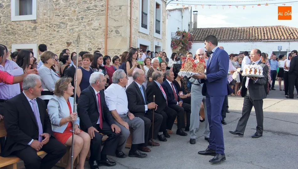 Foto 4 - Madrinas, cuartilleras y mayordomas en honor a la Virgen del Rosario