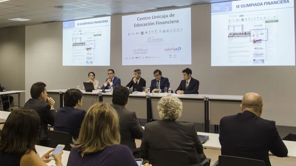 Foto 4 - El proyecto Edufinet de Unicaja arranca con las X Jornadas de Educaci&oacute;n Financiera para J&oacute;venes