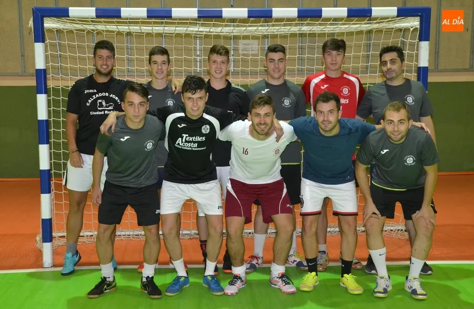 Parte de los integrantes de la plantilla del III Senior