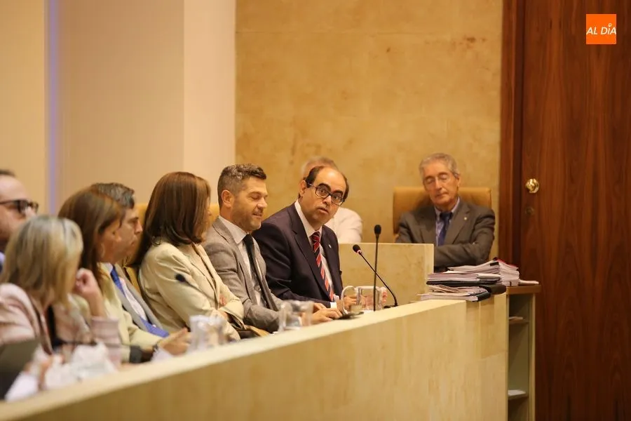 Foto 4 - Retiradas dos mociones que solicitaban la rehabilitaci&oacute;n de la Plaza de la Barcelona