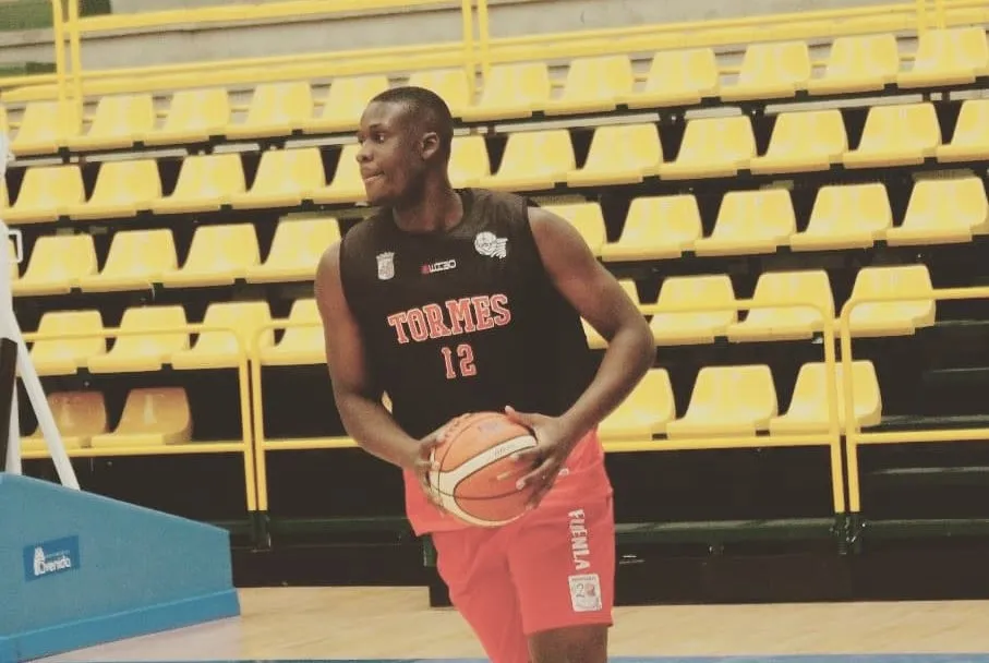 Osas durante el entrenamiento con el CB Tormes