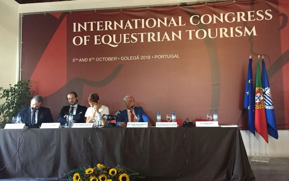 Foto 5 - Azahara Mart&iacute;n participa en el Congreso Internacional de Turismo Ecuestre de Goleg&atilde;  
