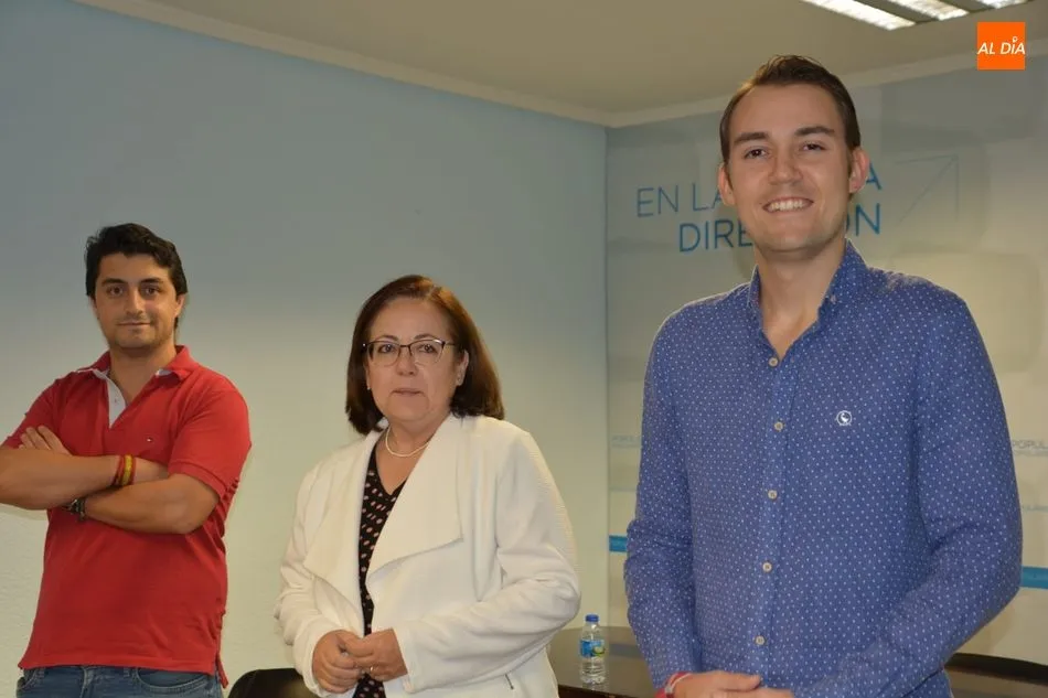Foto 3 - Mar&iacute;a Jes&uacute;s Moro anima a los j&oacute;venes a que sean cr&iacute;ticos y exigentes con el Gobierno porque...