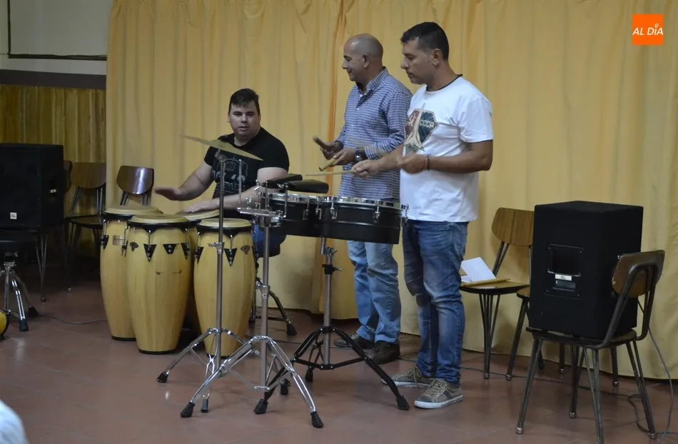 Foto 5 - Tarde de ritmos cubanos en el CSA Aldea de la mano de Dismer Hechavarria  