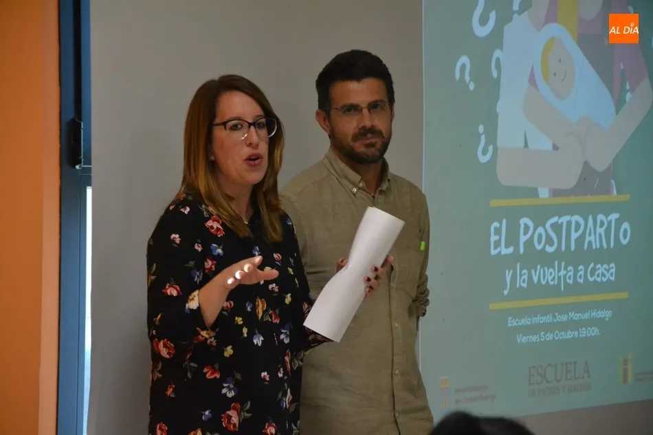 Foto 5 - Miguel &Aacute;ngel Velasco abre el curso de la Escuela de Padres y Madres con una charla sobre el...