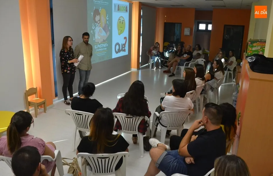 Miguel Ángel Velasco abre el curso de la Escuela de Padres y Madres con una charla sobre el...