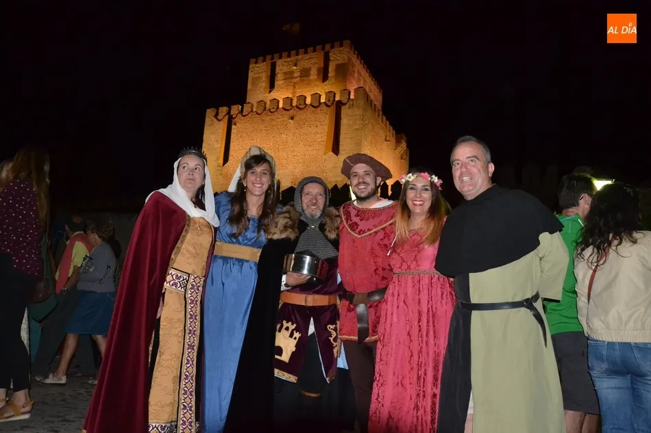 Foto 11 - Los Reyes Alfonso XI y Mar&iacute;a de Portugal hacen su entrada en la ciudad en loor de multitudes  