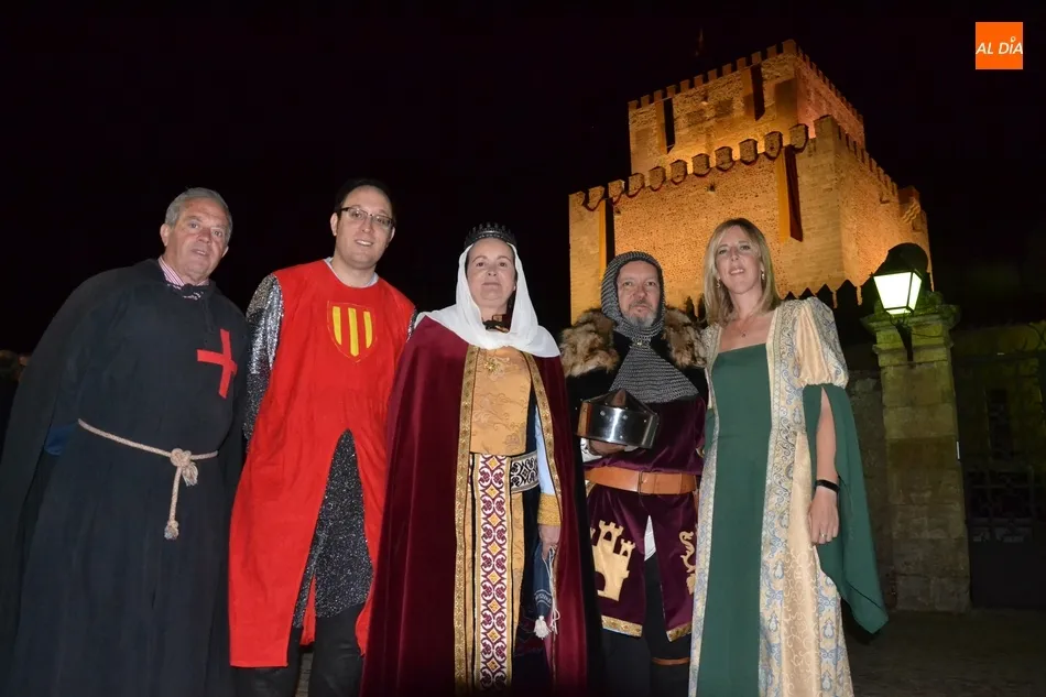 Foto 9 - Los Reyes Alfonso XI y Mar&iacute;a de Portugal hacen su entrada en la ciudad en loor de multitudes  