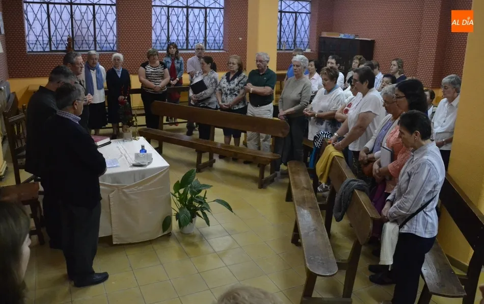 Cerca de 40 personas asisten a la conferencia del Padre Lino Herrero Prieto  