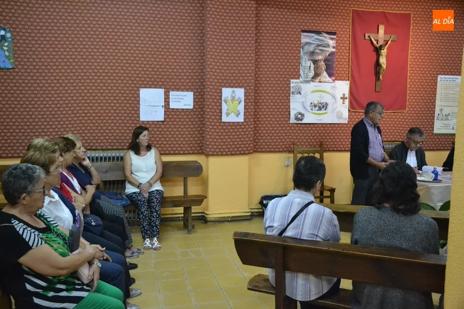 Foto 2 - Cerca de 40 personas asisten a la conferencia del Padre Lino Herrero Prieto  
