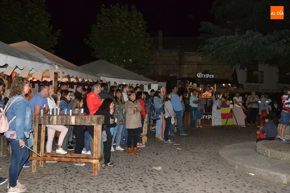 Foto 9 - El Leproso P&eacute;rez cierra la primera jornada de la Feria Medieval  