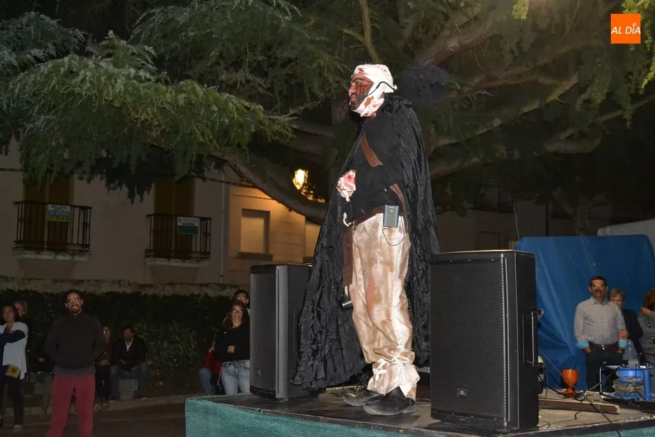 Foto 6 - El Leproso P&eacute;rez cierra la primera jornada de la Feria Medieval  