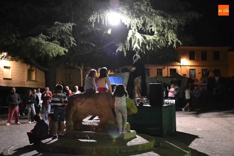 Foto 4 - El Leproso P&eacute;rez cierra la primera jornada de la Feria Medieval  