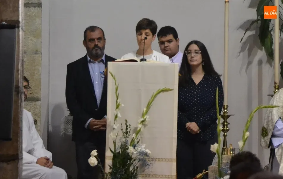 Foto 4 - Miguel &Aacute;ngel Garc&iacute;a Miguel preside su primera Eucarist&iacute;a  
