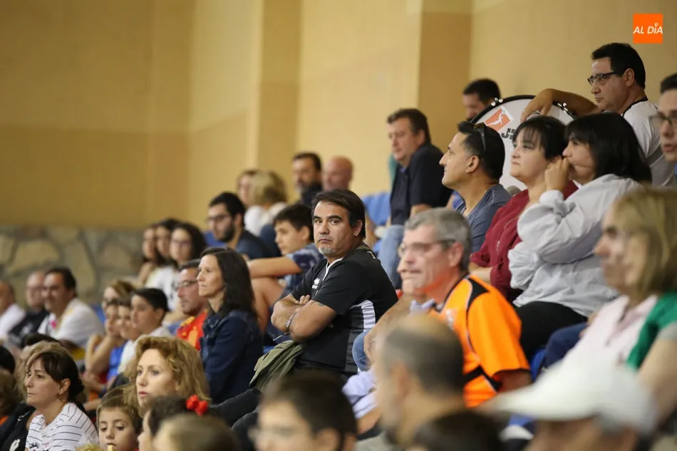 Foto 5 - El Autocares Sanal&oacute;n cae en el R&iacute;o Tormes con el Safa Metlife en un partido donde tuvo la...