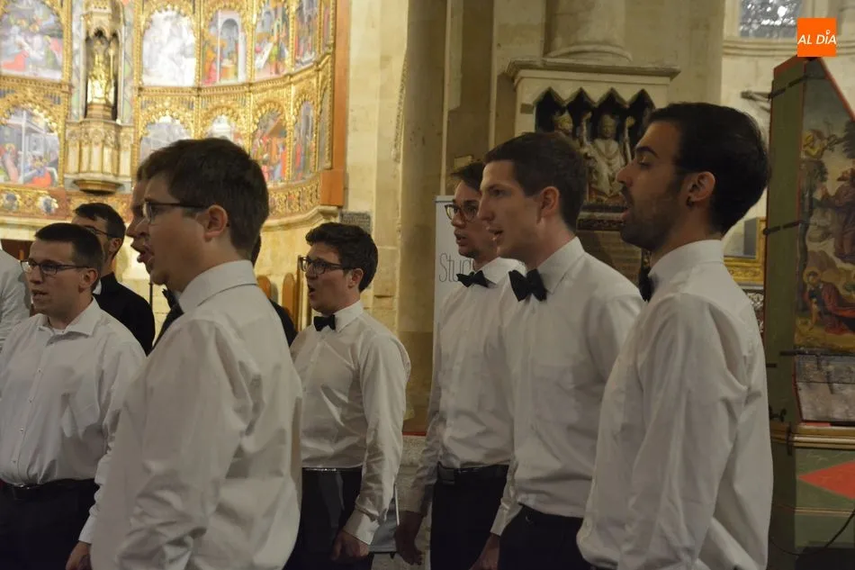 Foto 10 - Concierto del coro alem&aacute;n Studentenchor Heilderlberg en la Catedral Vieja