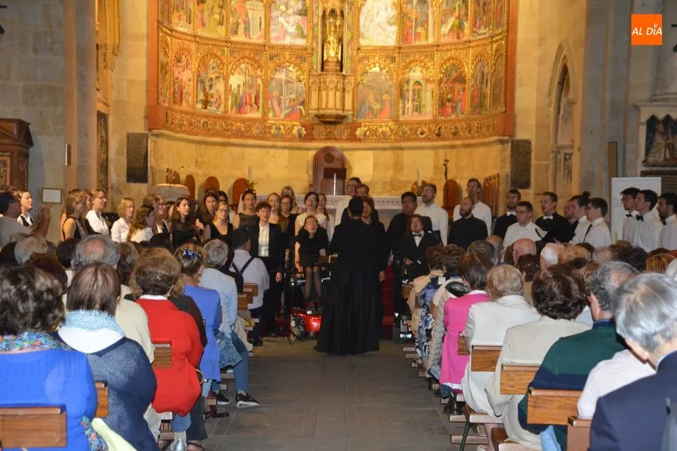 Foto 6 - Concierto del coro alem&aacute;n Studentenchor Heilderlberg en la Catedral Vieja