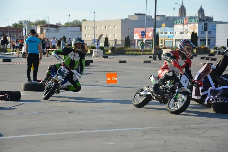 Foto 8 - Los aficionados al motociclismo disfrutan con una exhibici&oacute;n de Pitmotard en El Tormes