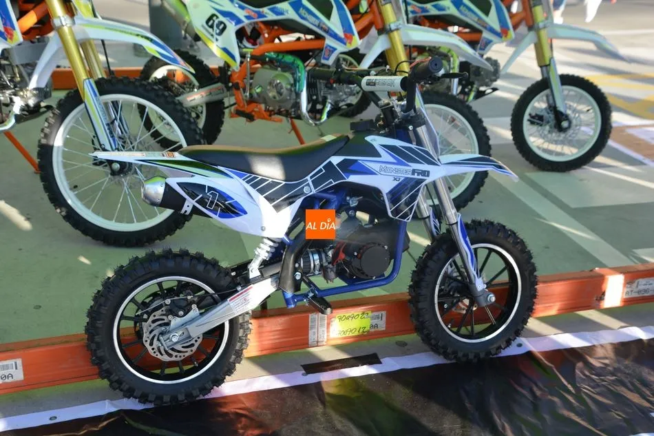 Foto 5 - Los aficionados al motociclismo disfrutan con una exhibici&oacute;n de Pitmotard en El Tormes