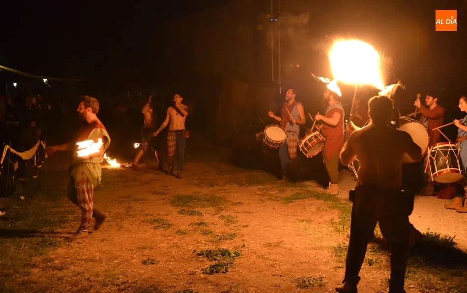 Foto 7 - El s&aacute;bado de Feria concluye con un espectacular n&uacute;mero de m&uacute;sica y fuego  