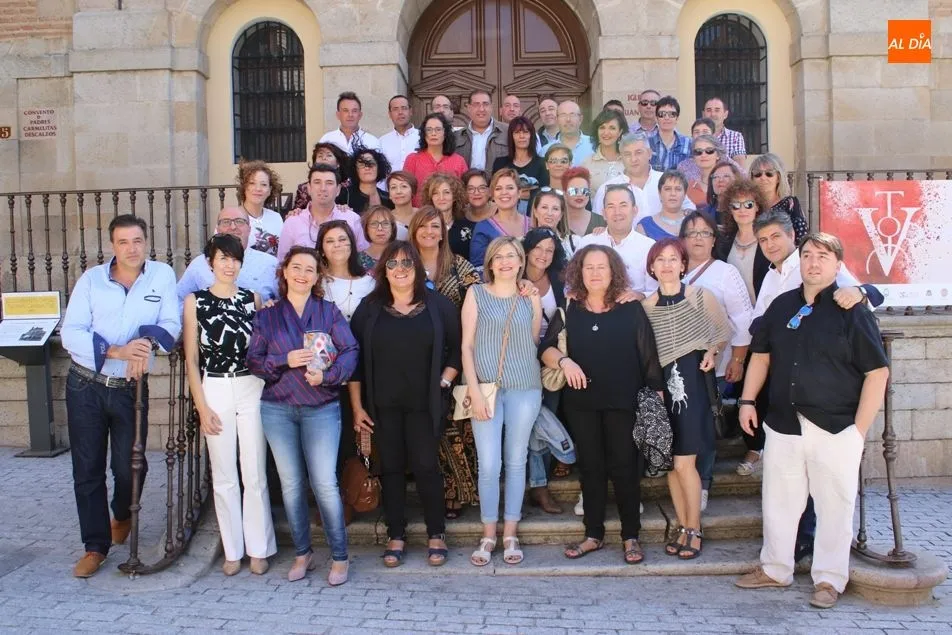 Foto de grupo en la Plaza de Santa Teresa
