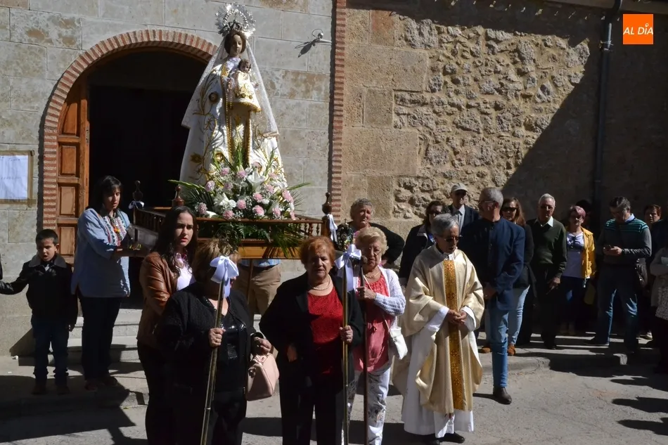 Foto 10 - Domingo Peinado dice adi&oacute;s a la Parroquia de Santa Marina durante la fiesta de la Virgen del...