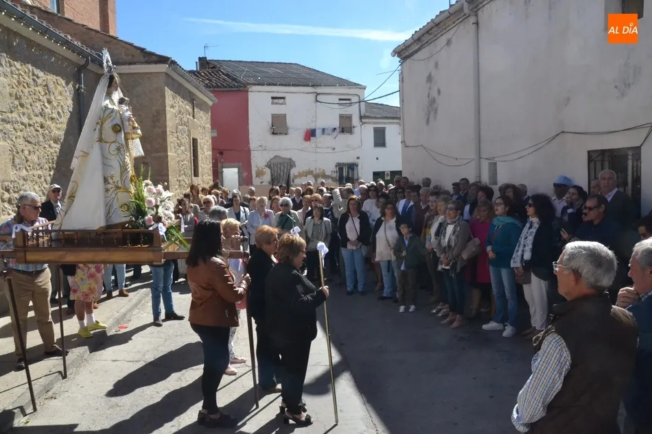 Foto 9 - Domingo Peinado dice adi&oacute;s a la Parroquia de Santa Marina durante la fiesta de la Virgen del...