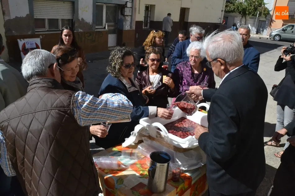 Foto 6 - Domingo Peinado dice adi&oacute;s a la Parroquia de Santa Marina durante la fiesta de la Virgen del...