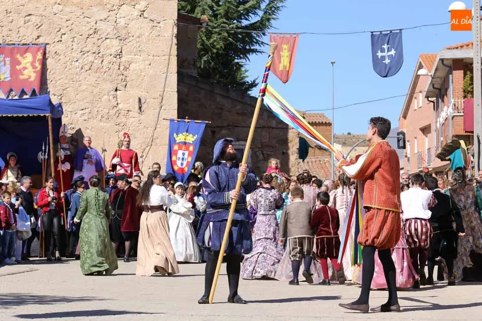 Foto 3 - Aldeatejada viaja el pasado con la VII edici&oacute;n de sus V&iacute;speras Nupciales  