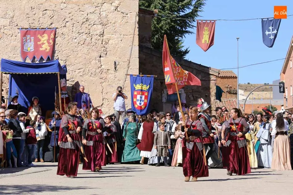 Foto 2 - Aldeatejada viaja el pasado con la VII edici&oacute;n de sus V&iacute;speras Nupciales  