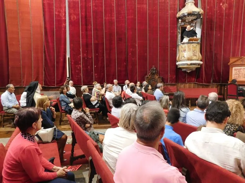 Foto 6 - Sierva de Dios, Doctora entre los hombres y turista por el mundo