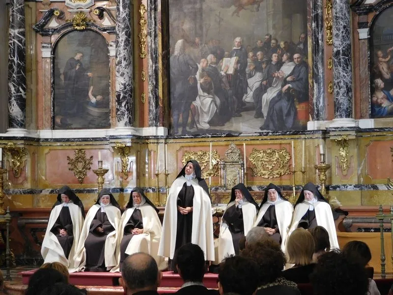 Foto 5 - Sierva de Dios, Doctora entre los hombres y turista por el mundo