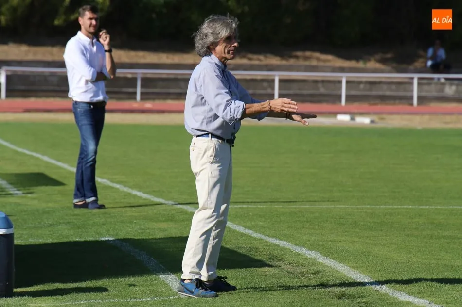 Roberto Aguirre durante un partido con Unionistas