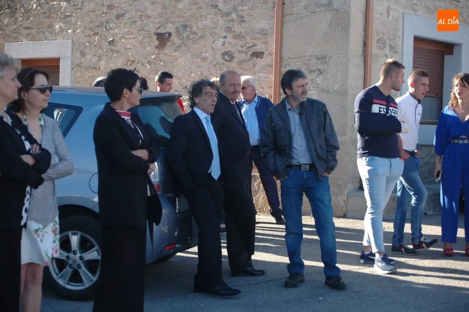 Foto 8 - Hasta 300 euros por dos roscas para la Virgen del Rosario en Valderrodrigo  