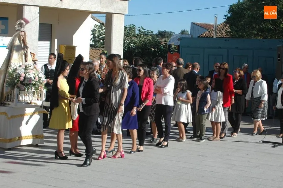 Foto 11 - Hasta 300 euros por dos roscas para la Virgen del Rosario en Valderrodrigo  