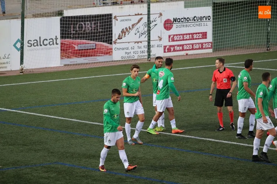 Foto 5 - El CD Guijuelo gana al Depor B (1-0) y ya es tercero