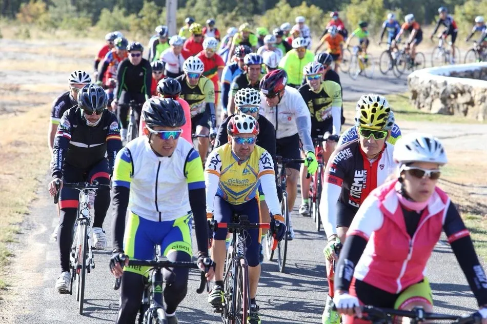 Foto 5 - David Mayo y Yolanda Esteban brillan en una Subida a la Pe&ntilde;a de Francia