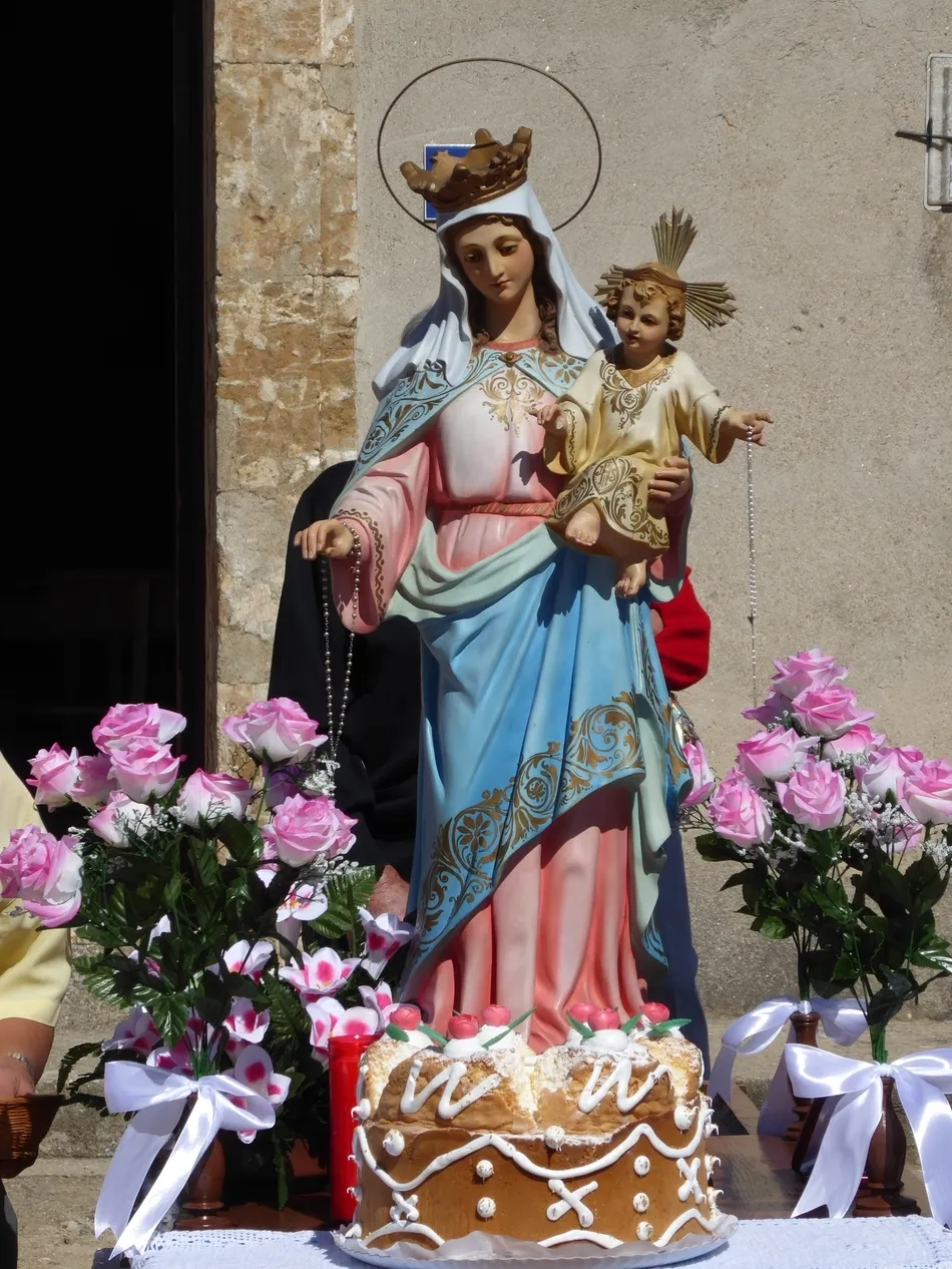 Foto 10 - Pedrotoro prolonga su esp&iacute;ritu festivo honrando a la Virgen del Rosario  