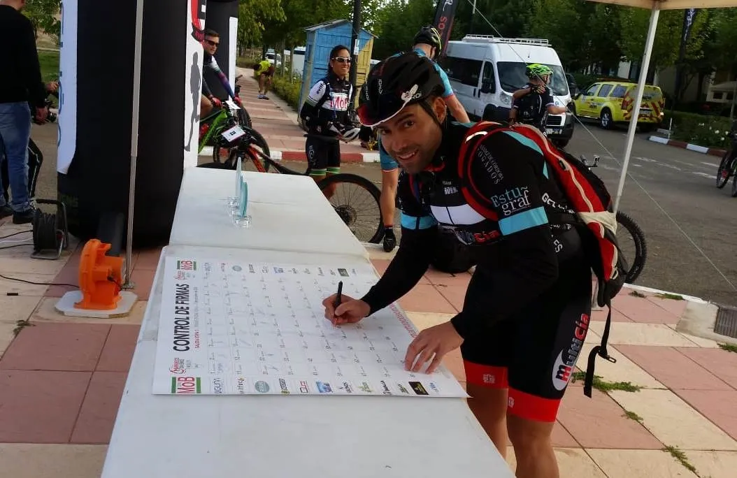 Foto 4 - Ainhoa Casta&ntilde;o y Roberto Calvo superan &ldquo;con nota&rdquo; la dur&iacute;sima 1&ordf; etapa de la Marruecos on...