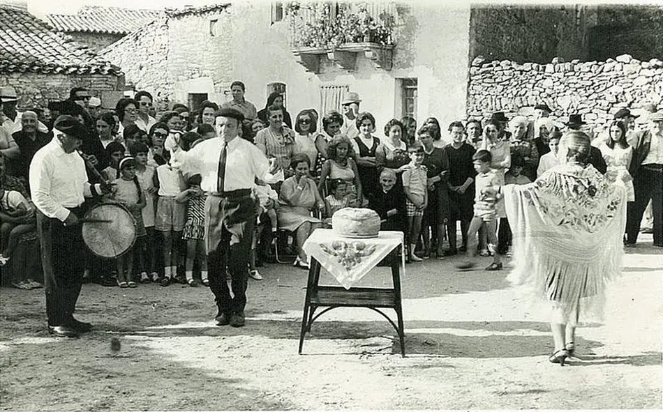 Foto 9 - La celebraci&oacute;n de Las Madrinas en Guadramiro contar&aacute; con el primer Certamen de Tamborileros  