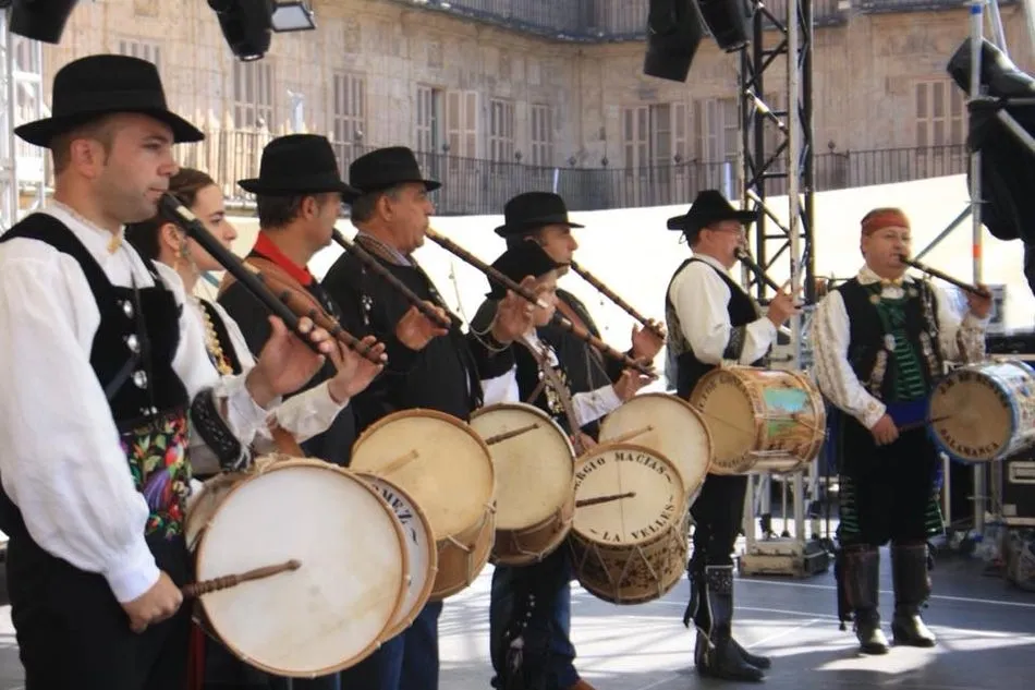 Foto 8 - La celebraci&oacute;n de Las Madrinas en Guadramiro contar&aacute; con el primer Certamen de Tamborileros  